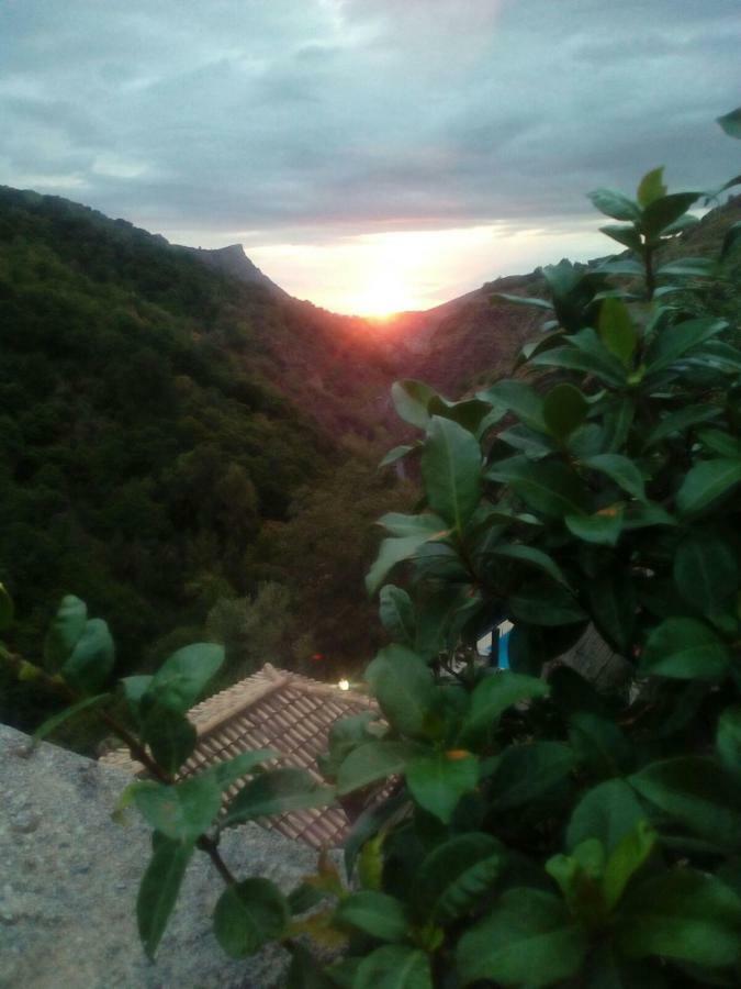 Hostal Cortijo La Solana Güéjar Sierra Exterior foto